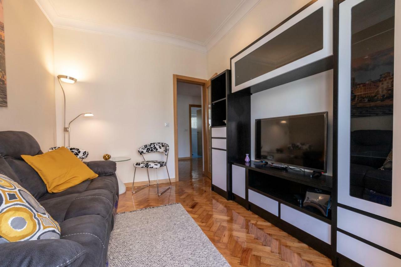 Like-Home-T3 Apt-Campolide, Near Amoreiras Mall ลิสบอน ภายนอก รูปภาพ