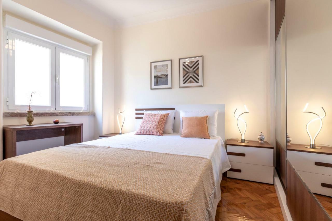 Like-Home-T3 Apt-Campolide, Near Amoreiras Mall ลิสบอน ภายนอก รูปภาพ